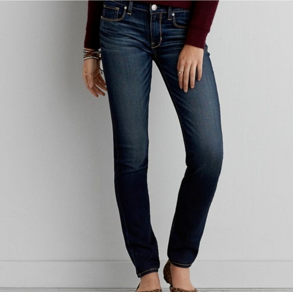 American Eagle low-rise stretch skinny jeans, size 4, excellent used condition